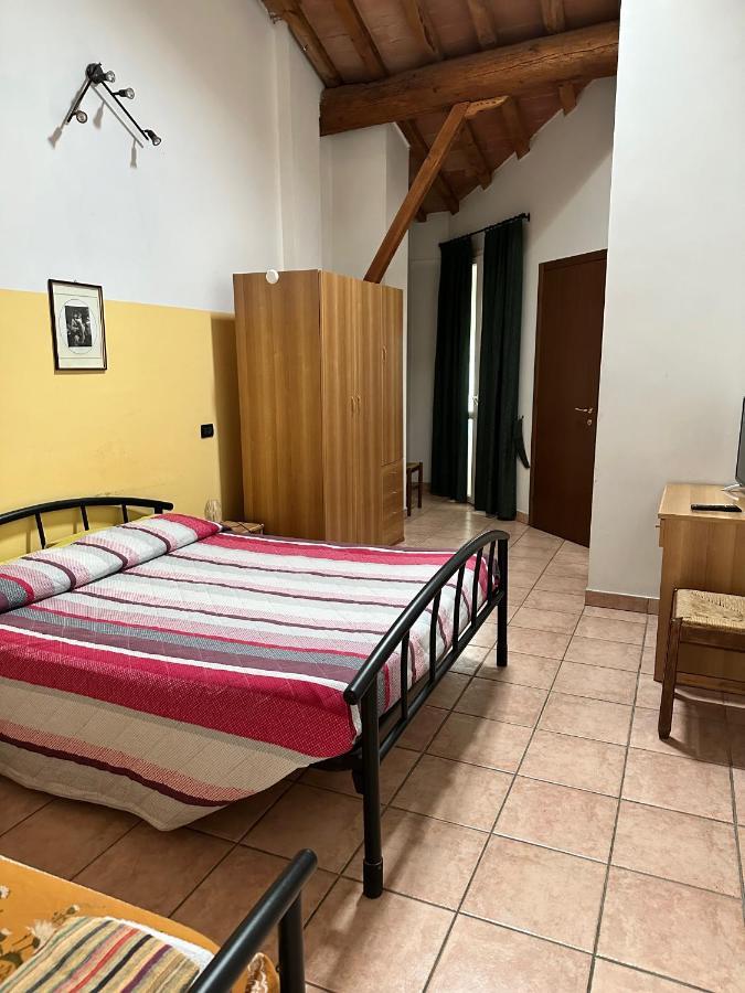 Agriturismo La Rasdora Porto Mantovano Exterior foto
